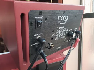 Nord Grand Piano con Monitores Nord