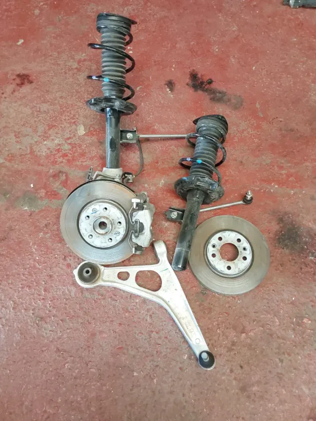 Suspensión Delantera con 8000 km Nissan Qashqai