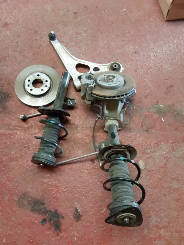 Suspensión Delantera con 8000 km Nissan Qashqai