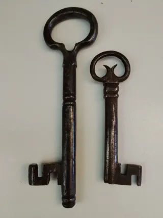 Coppia chiavi antiche in ferro