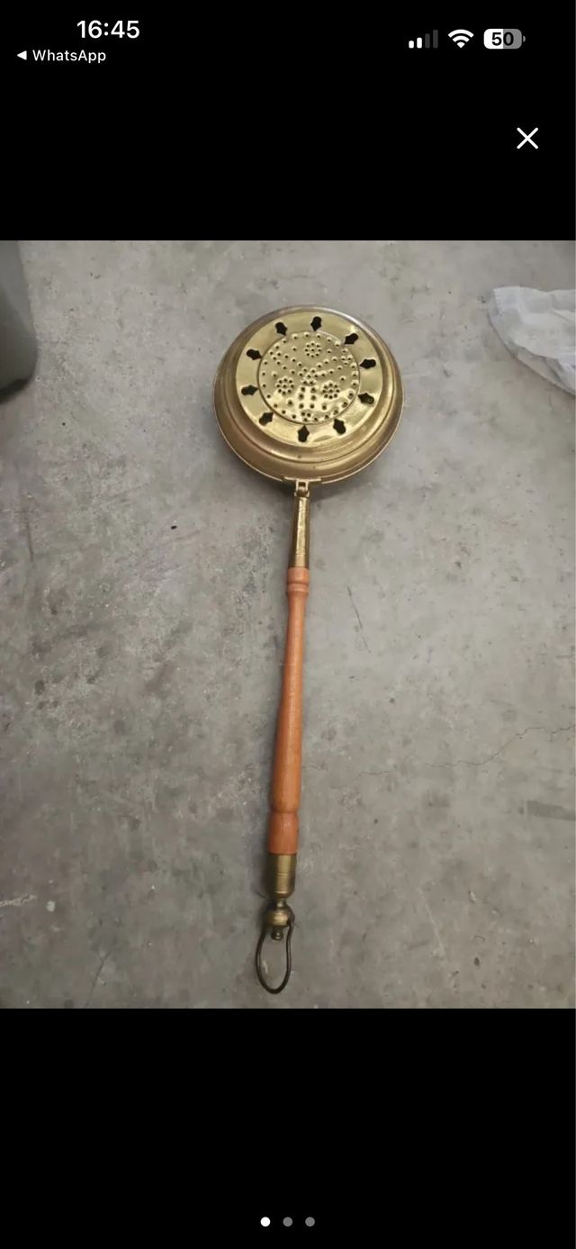 Calientacamas antiguo latón y madera