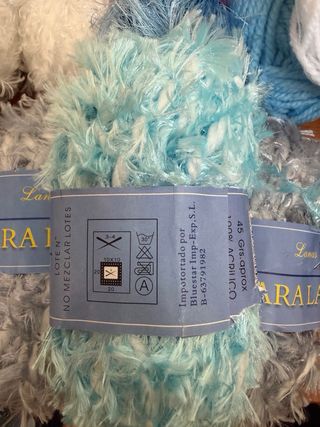 Pack 12 ovillos lana pequeños variados