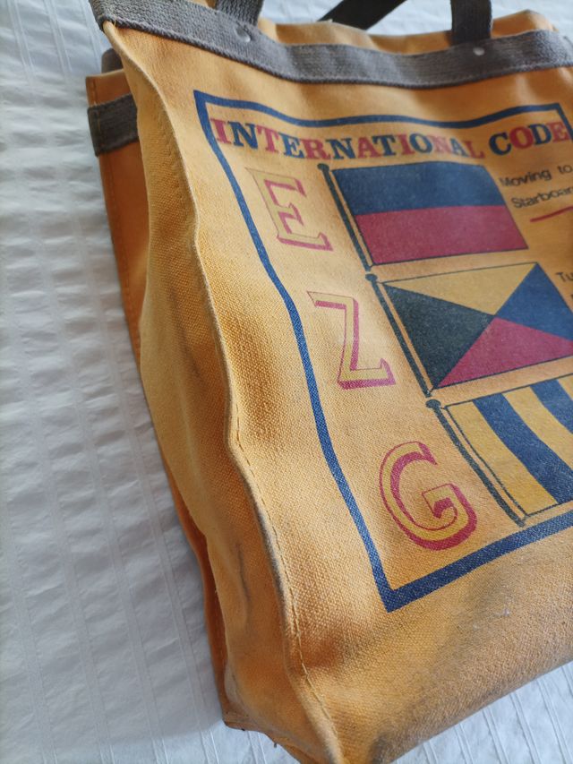 Bolsa de caudales antigua código internacional