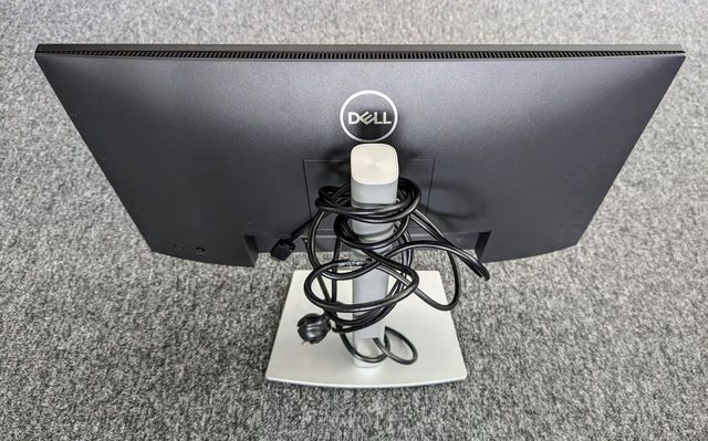 Monitor giratorio DELL FullHD 24". Como nuevo.