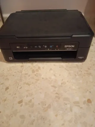 Impresora Epson XP-255 Negra, no tengo el cable