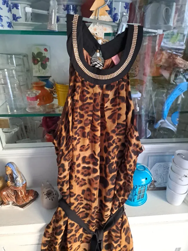 Vestido estampado leopardo con cinturón
