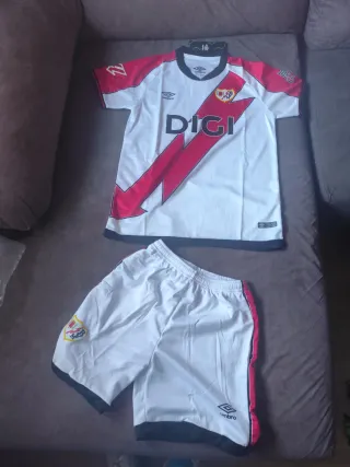 Equipación fútbol niño/a Umbro