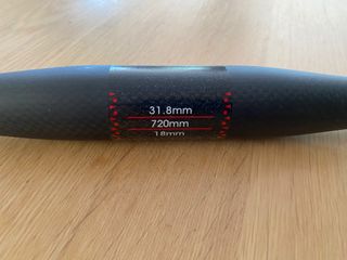 ⟾ Manillar BTT Carbono Plano 720mm 156g ⟽