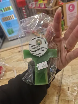 Vela em formato de crucifixo
