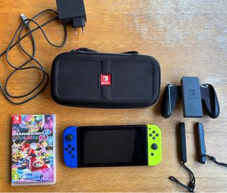 Nintendo Switch + Mario Kart 8 Deluxe