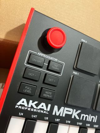 Teclado Akai MPK Mini MIDI Controller