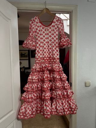 Traje Flamenca Coral y Blanco Lunares