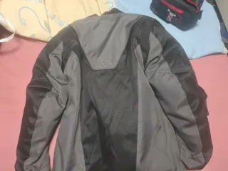 Chaqueta Moto Negra y Gris marca  3M scotchlite