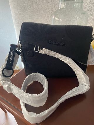 Bolso bandolera Desigual bordado negro