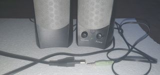 Coppia di altoparlanti PC/Tablet/Mobile come nuovi