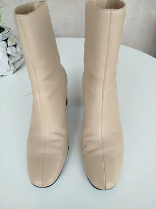 Bonitos Botines/Botas Cortas N° 38 MNG