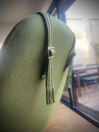 Mecedora verde oliva escandinava