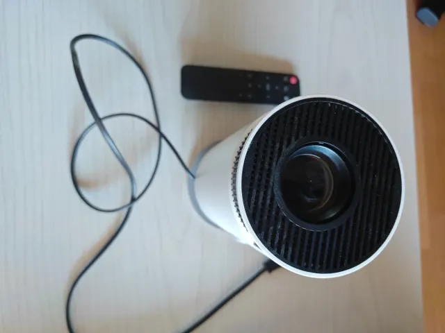 Proyector HY300 Blanco como nuevo.