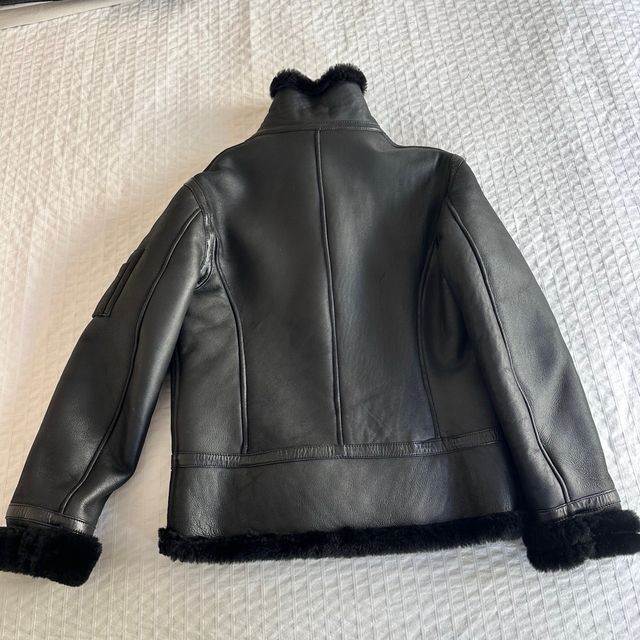 Chaqueta de cuero y pelo natural de oveja