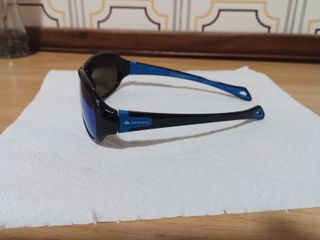 Gafas de sol infantiles negras y azules