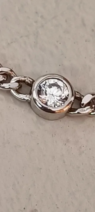 2 Collares de plata con incrustaciones