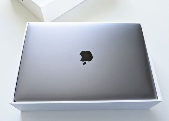 MacBook Air M1, 16GB RAM 256GB SSD