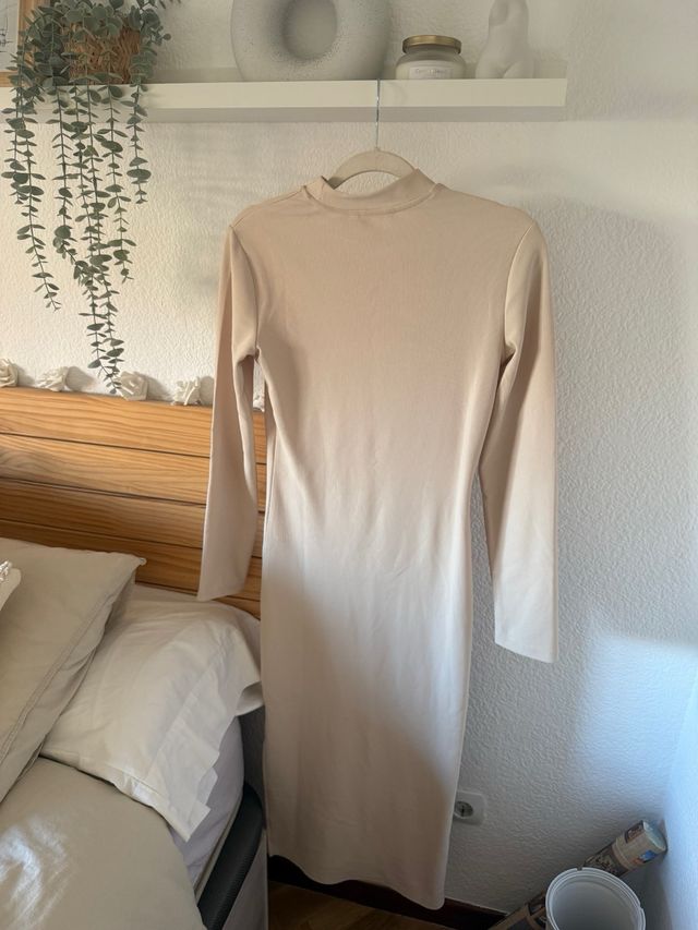 Vestido largo beige de licra