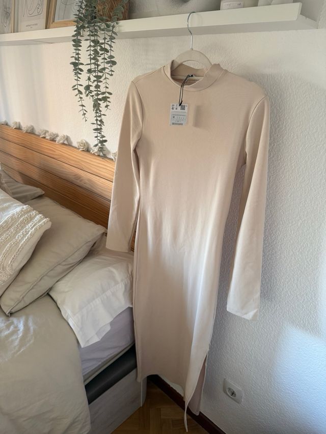 Vestido largo beige de licra