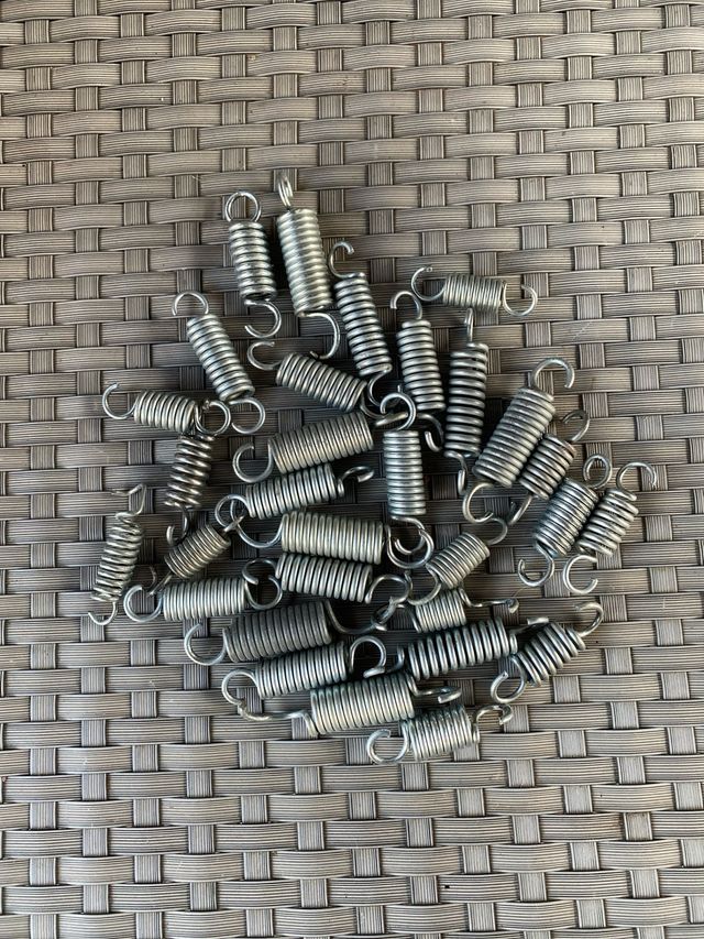 Lote de muelles metálicos