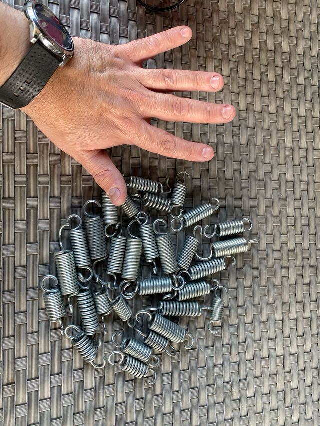 Lote de muelles metálicos