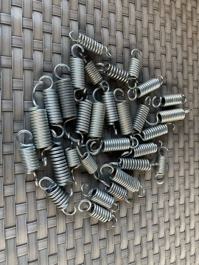 Lote de muelles metálicos