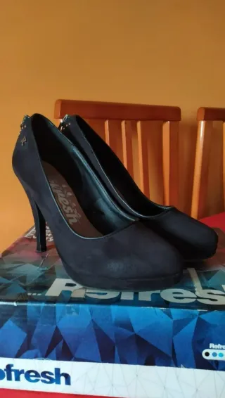 Zapatos de tacón marca Refresh negros