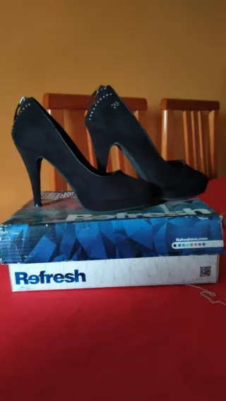 Zapatos de tacón marca Refresh negros