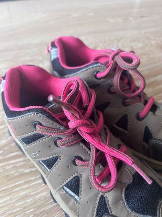 Zapatillas Montaña Berg Outdoor  Talla 32