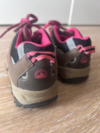 Zapatillas Montaña Berg Outdoor  Talla 32