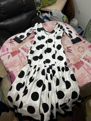 Traje Flamenca Lunares Blanco y Negro