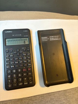 Calculadora Casio fx-82MS