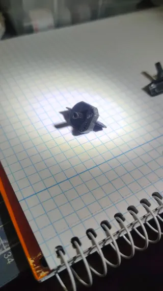 Guia pala adelantada, forma de quilla afilada