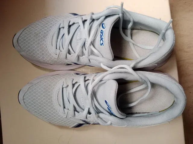 Zapatillas Asics Azules y Blancas