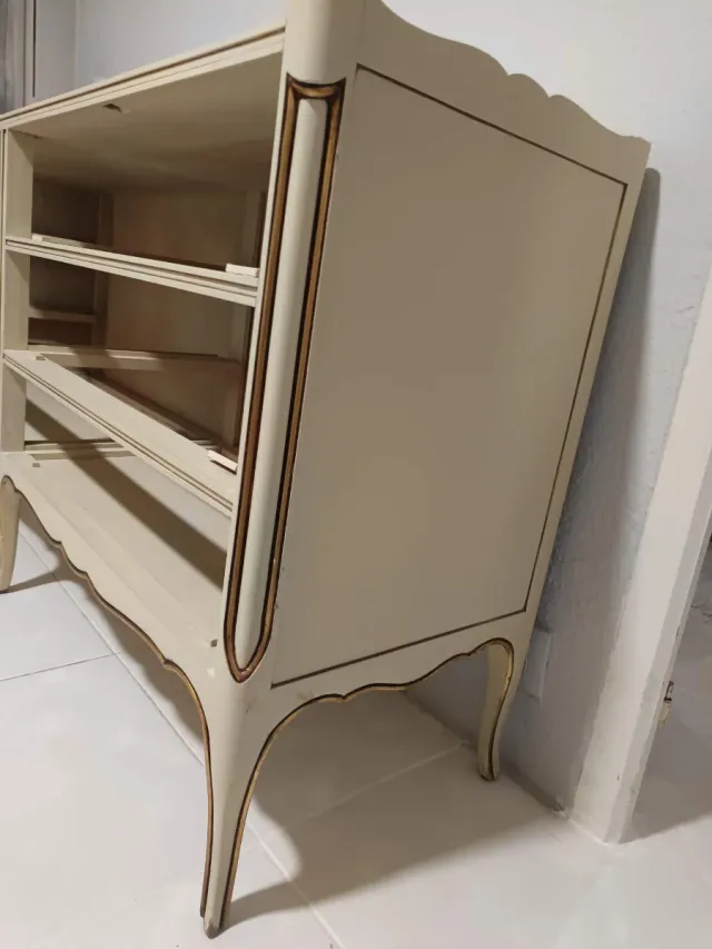 Sinfo, Antiguo Beige y Dorado negro.  Ebanistería!