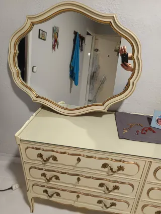 Sinfo, Antiguo Beige y Dorado negro.  Ebanistería!