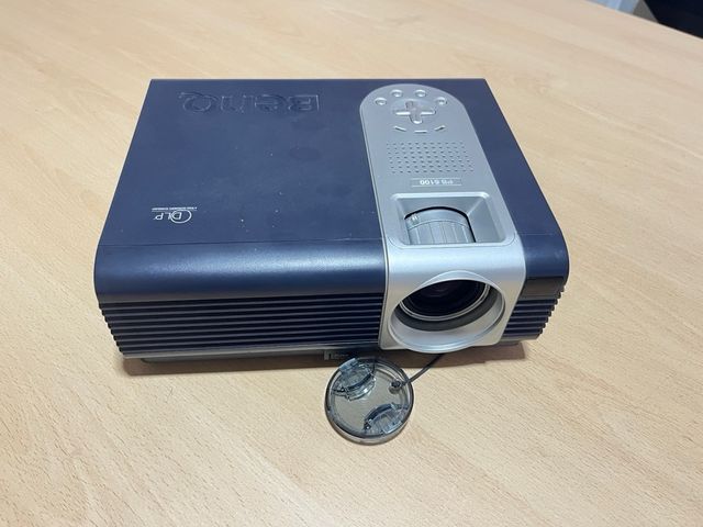Proyector BenQ Negro y Plateado