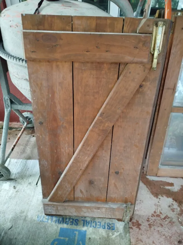 4 ventanas de madera con sus contraventanas