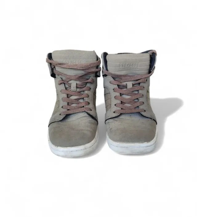 Zapatillas altas beige y grises