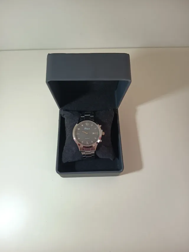 Reloj HIKUN plateado metálico