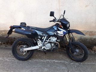 Suzuki DRZ 400 con palanca arranque