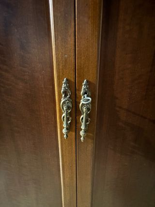 Armadio antico in legno massello (anni '20)