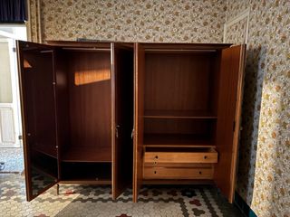 Armadio antico in legno massello (anni '20)