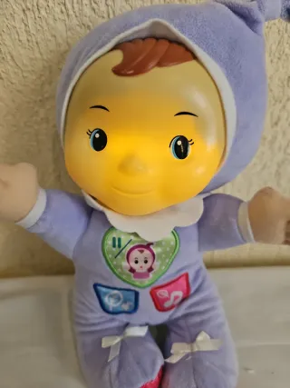 Muñeco musical con luz.Estela luz de cuna.