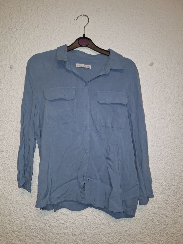 Camisa Pull and Bear azul talla S